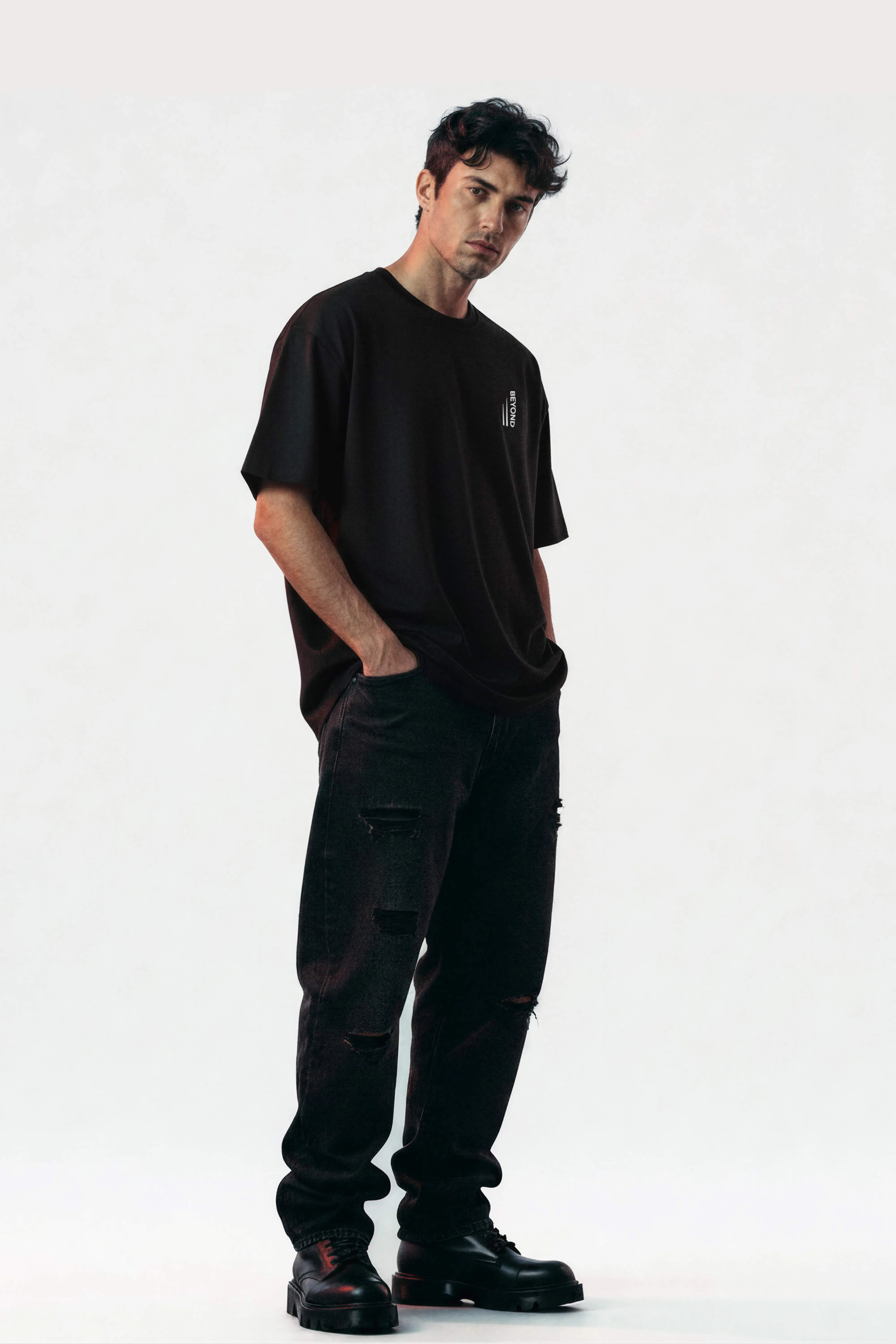 Men oversized black tshirt beyond model