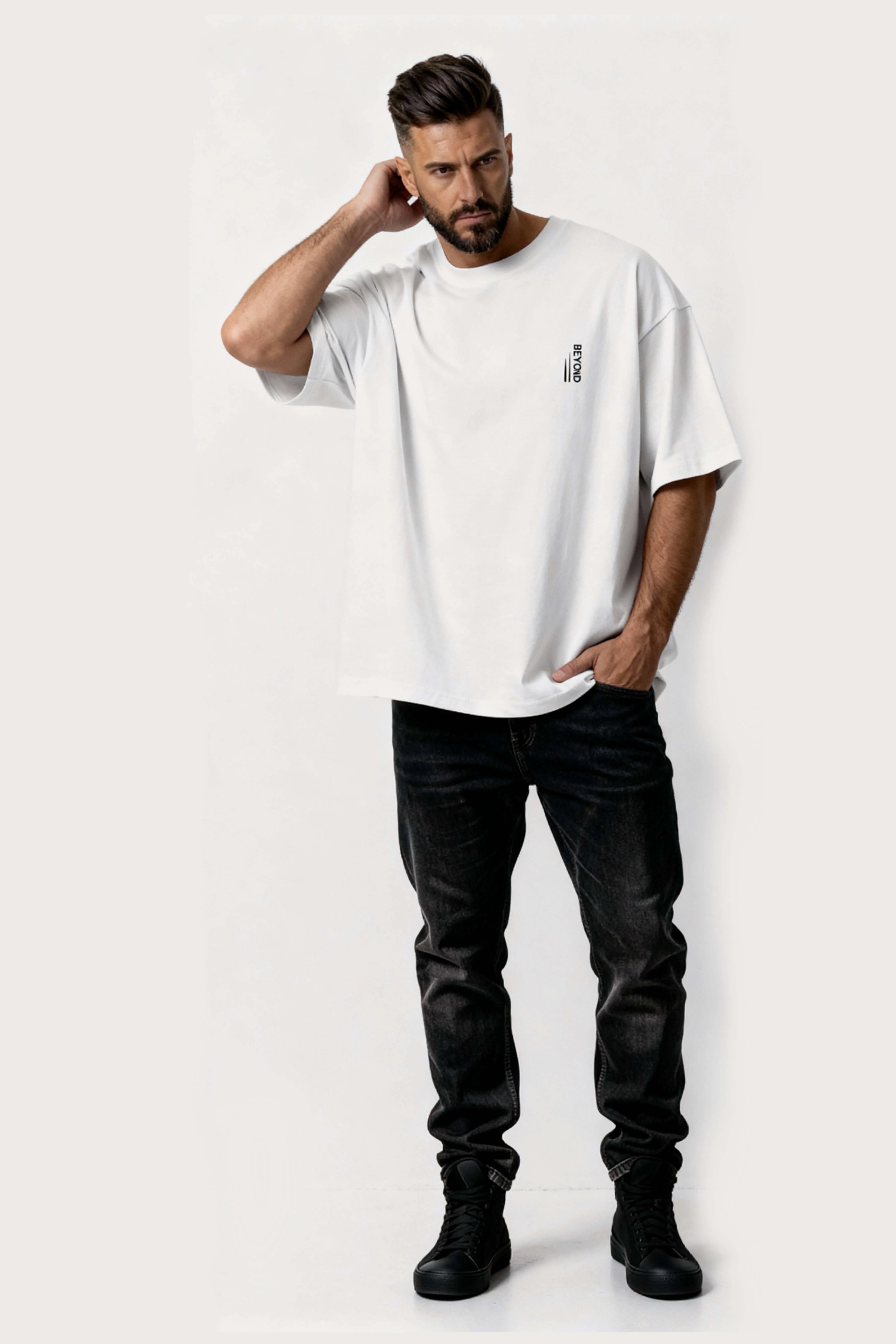 Men-oversized-white-tshirt-beyond-model