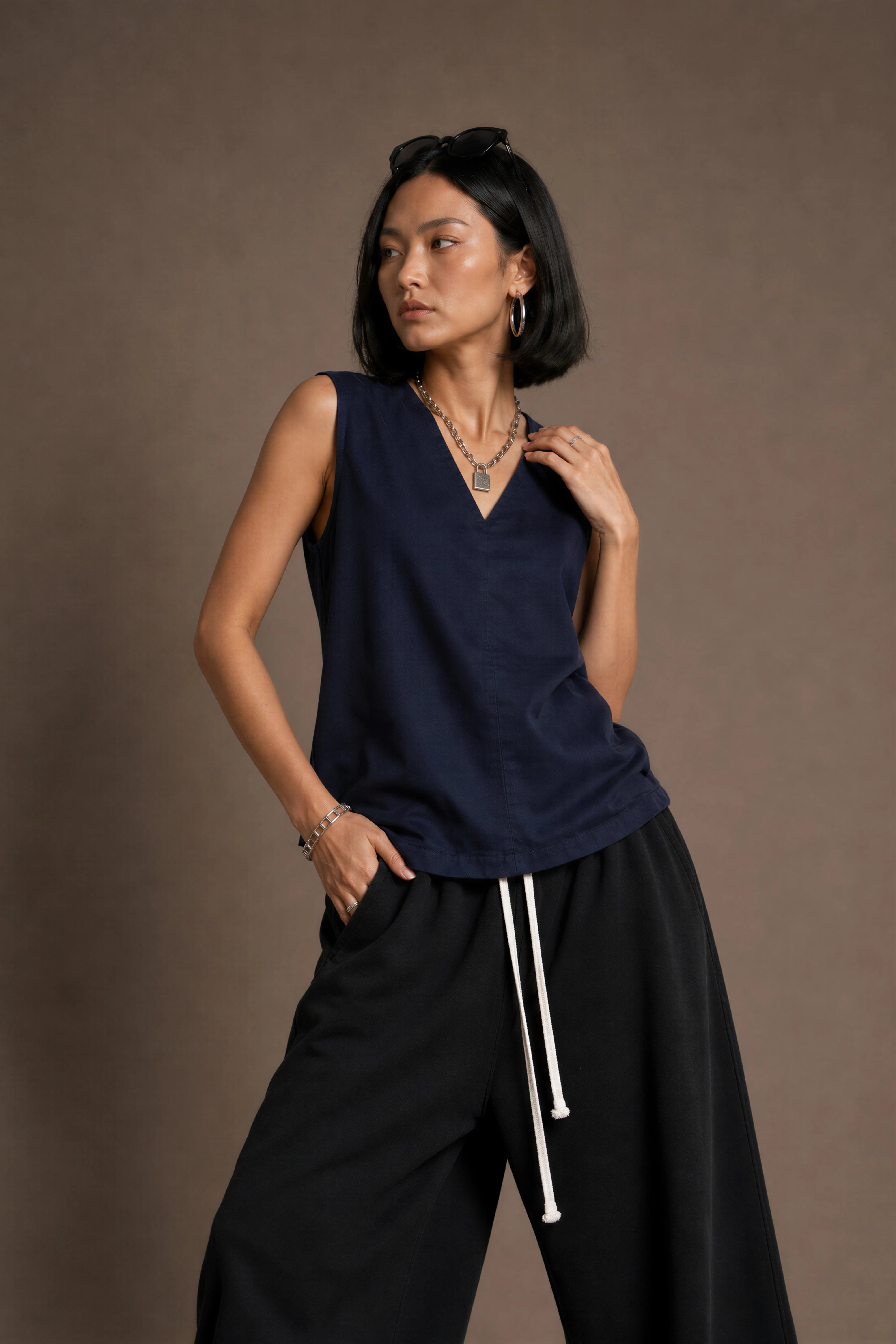 Women's Navy Blue Chic V-neck Sleeveless Top