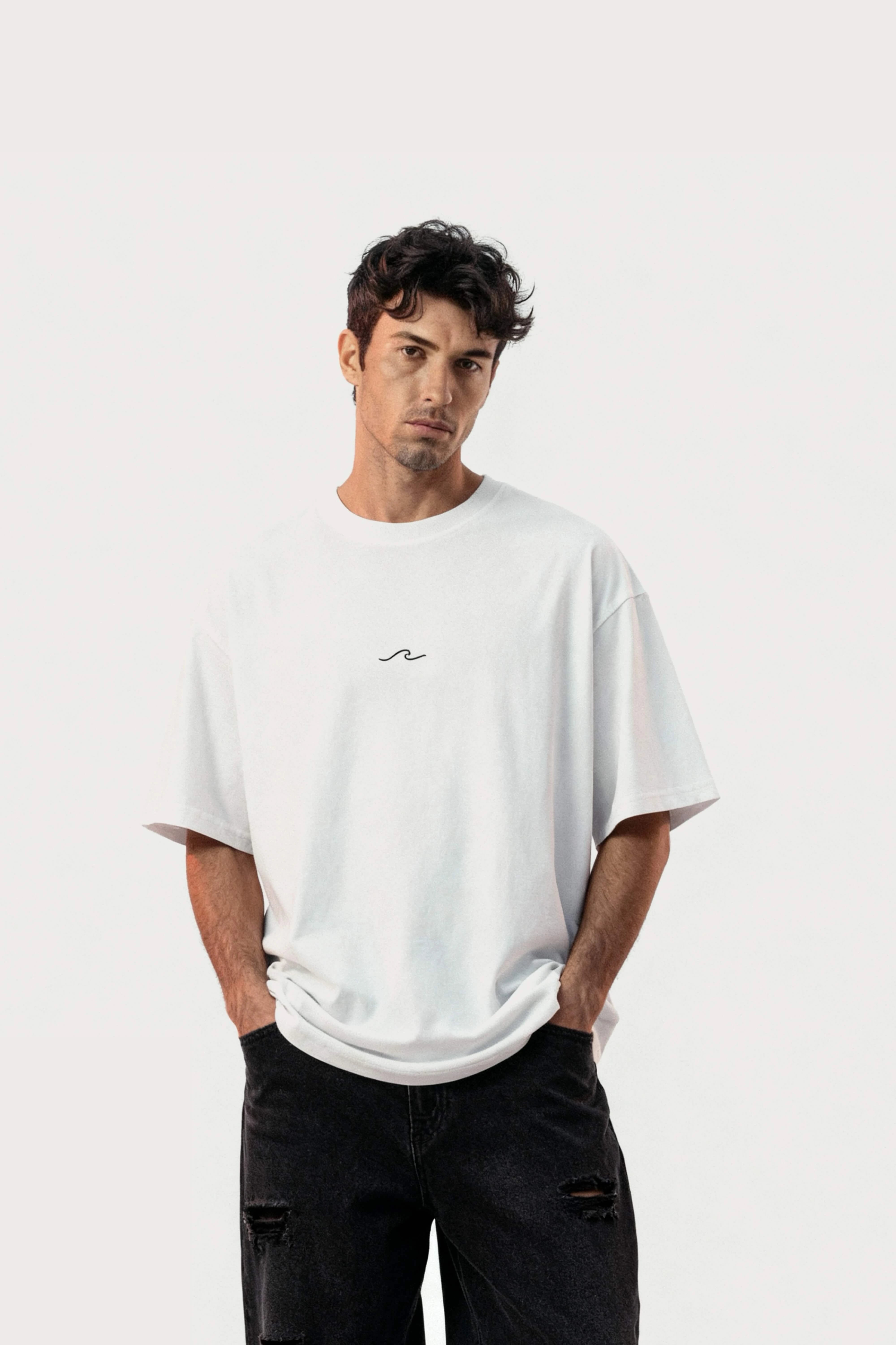Oversized White T-Shirt – Born to Discover