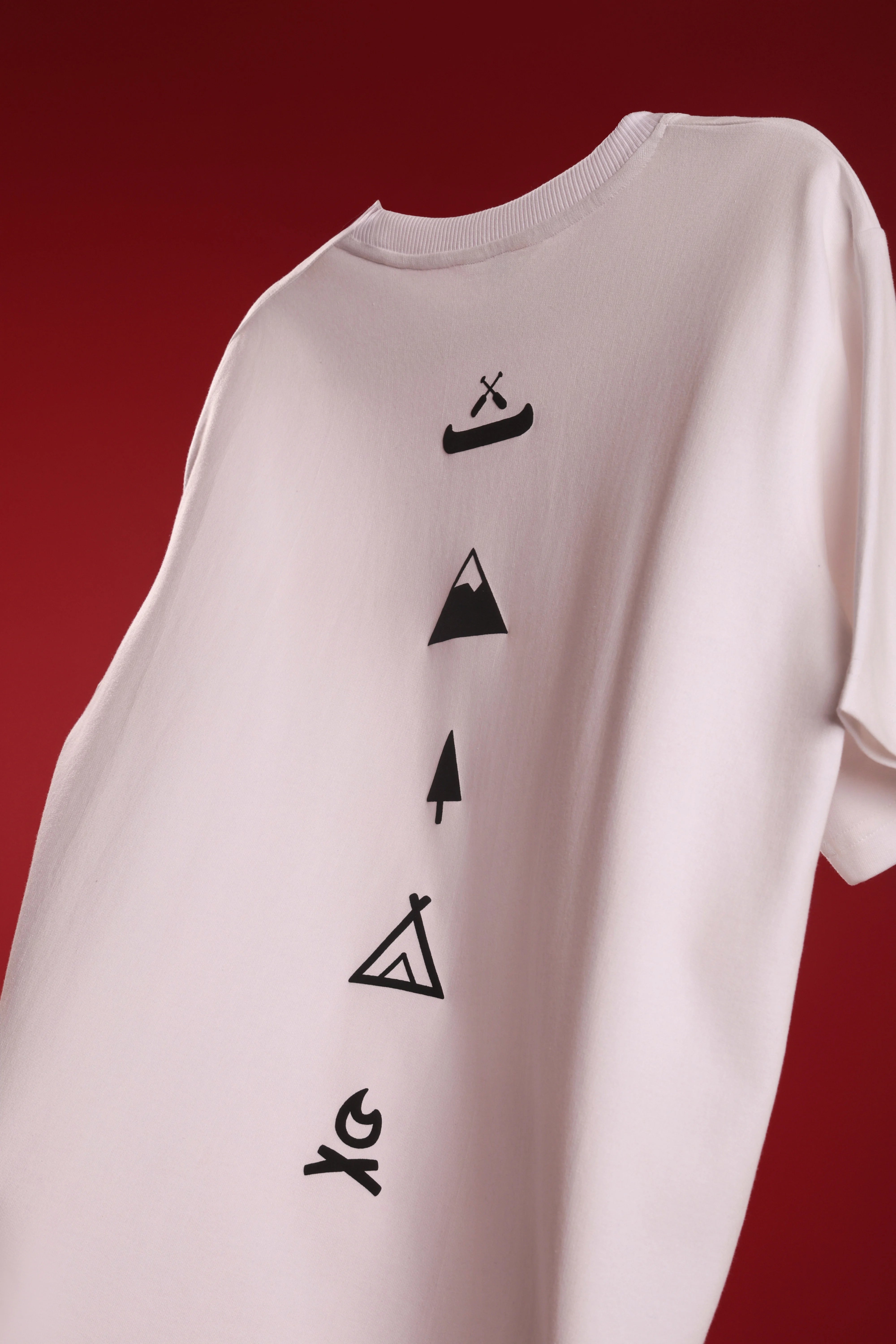 men-oversized-white-tshirt-escape-side