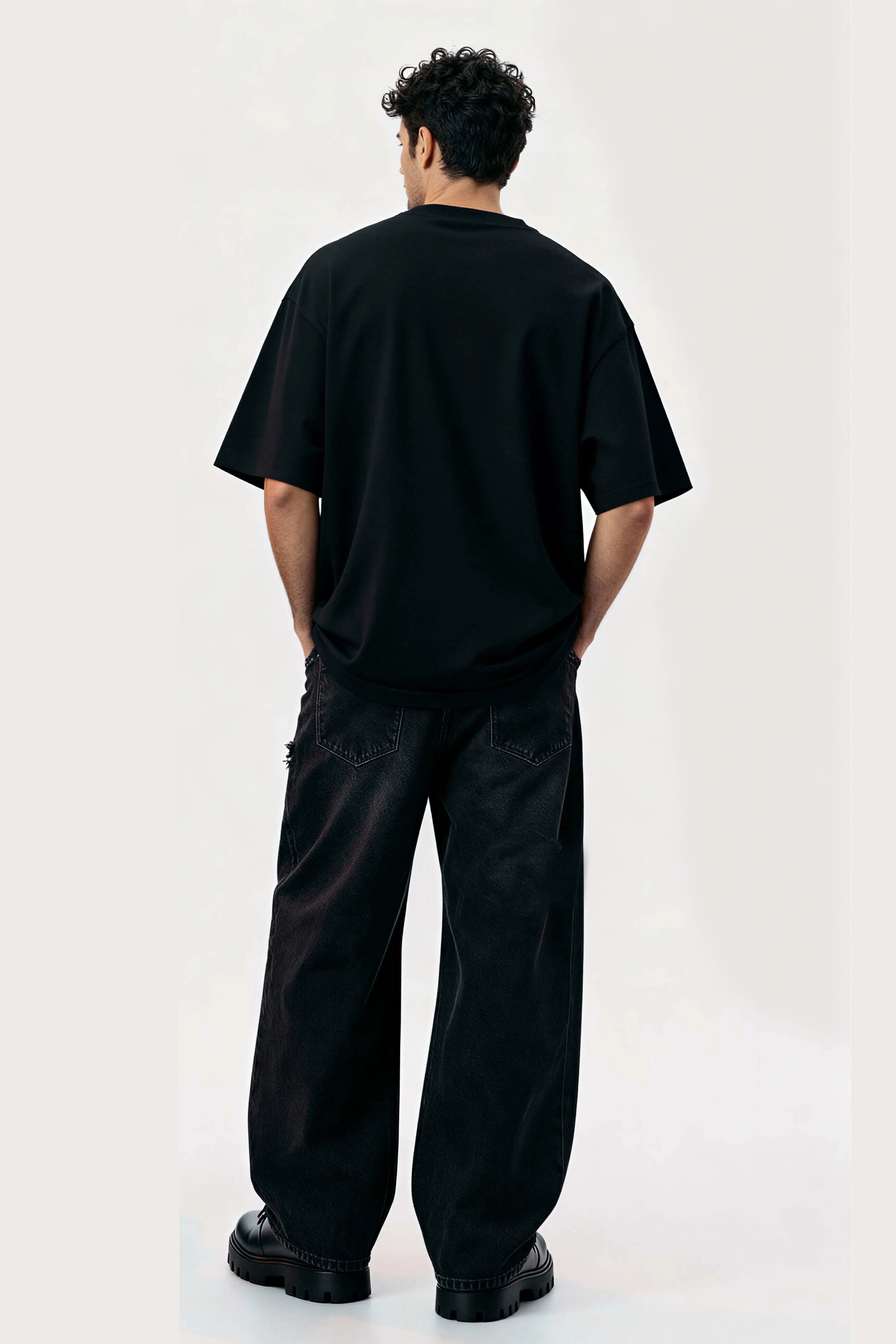 Relaxed fit black t-shirt – pie