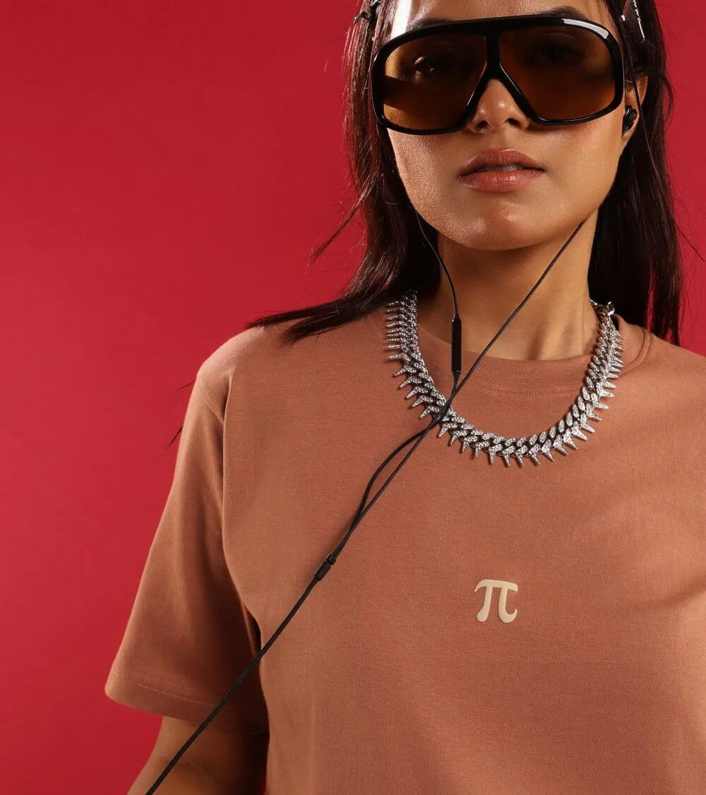 woman wearing relaxed fit brown t-shirt