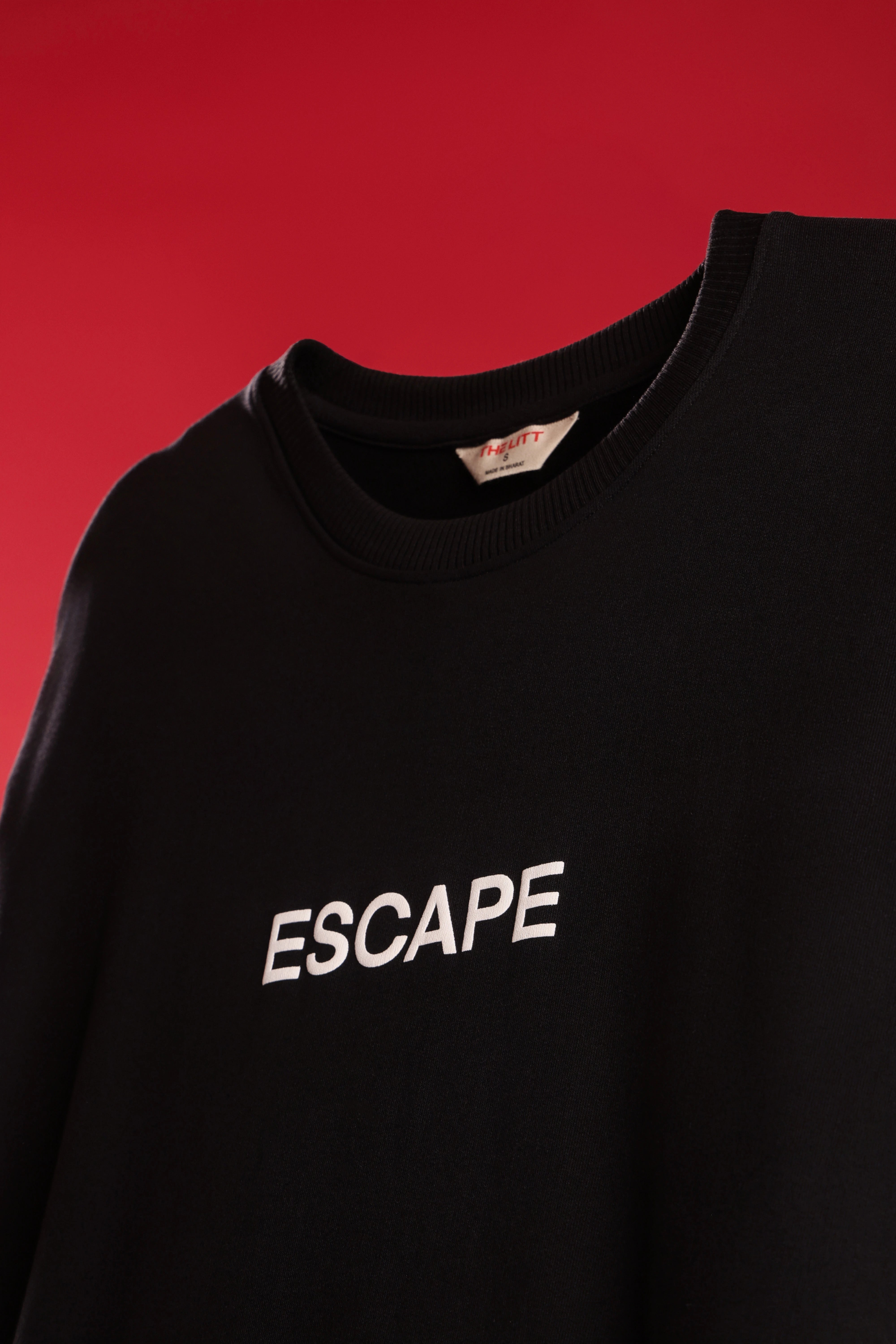 Oversized Black T-Shirt – Escape