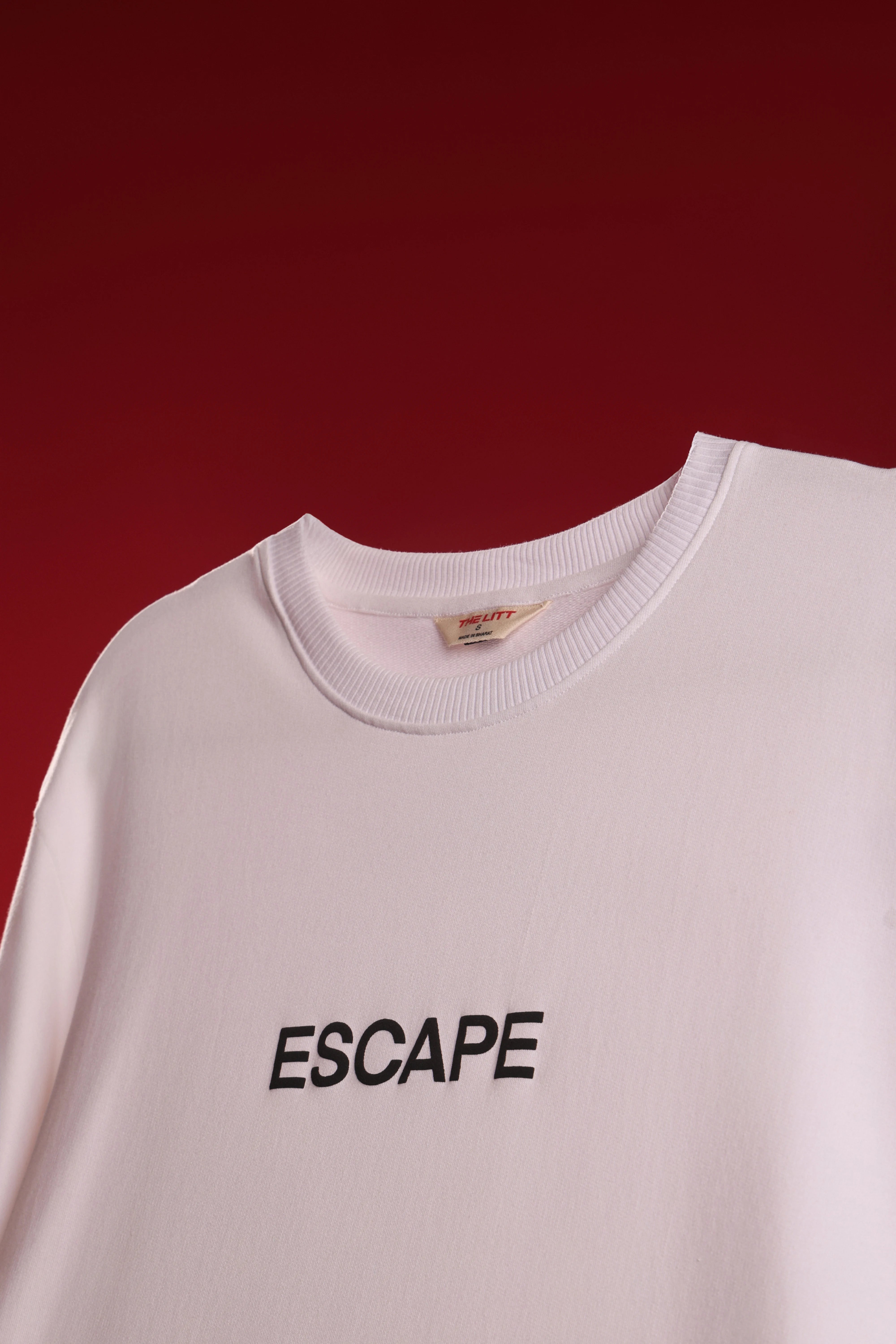 men-oversized-white-tshirt-escape-fabric
